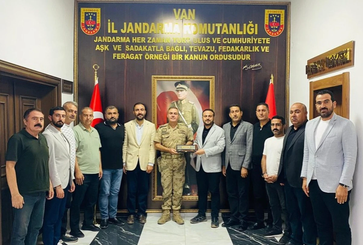 AK Parti Haliliye İlçe Başkanı Mustafa Bağmancı’dan Van İl Jandarma Komutanı’na Ziyaret