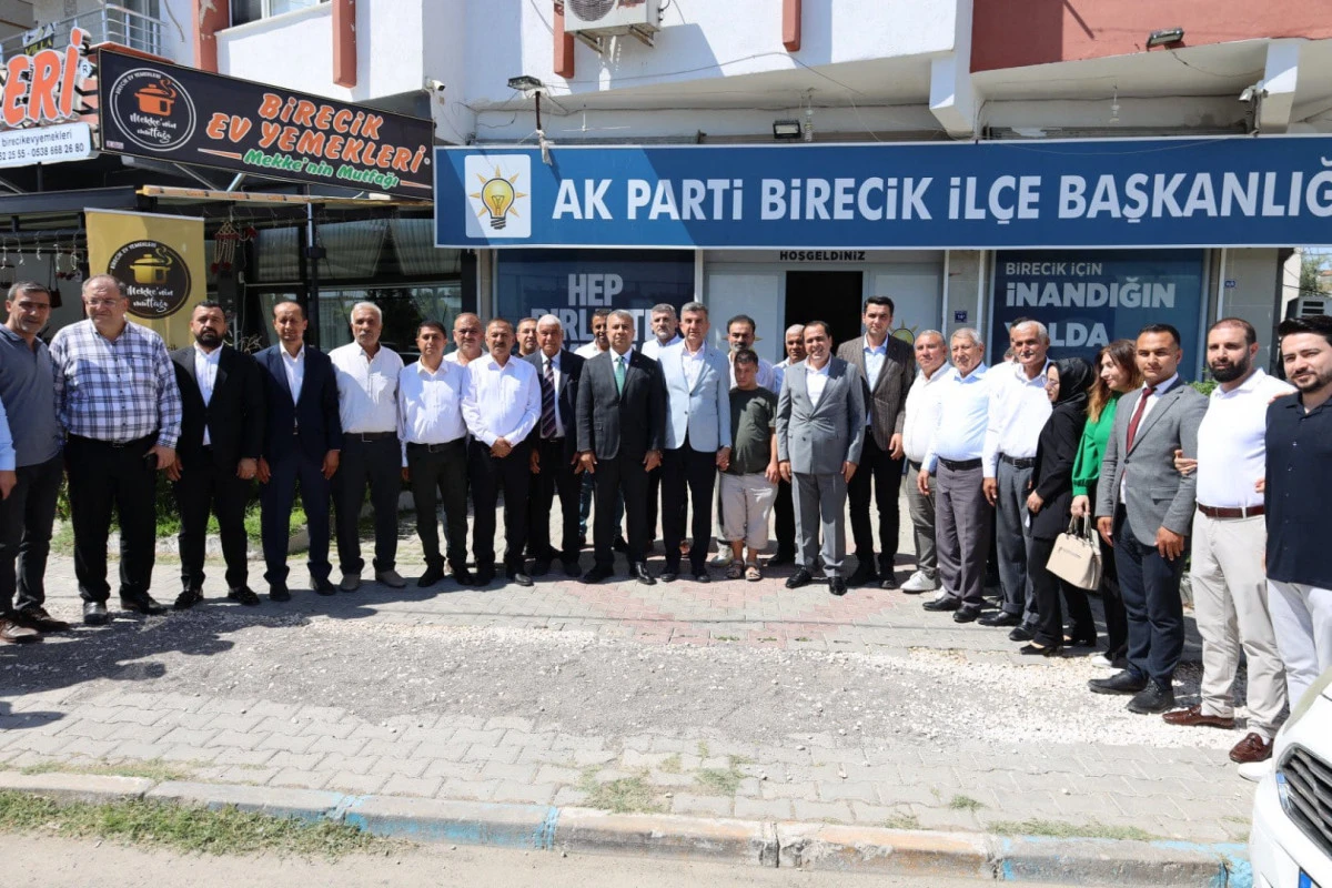 AK PARTİ İL BAŞKANI G&Uuml;NBEGİ, BİRECİK İL&Ccedil;ESİNİ ZİYARET ETTİ