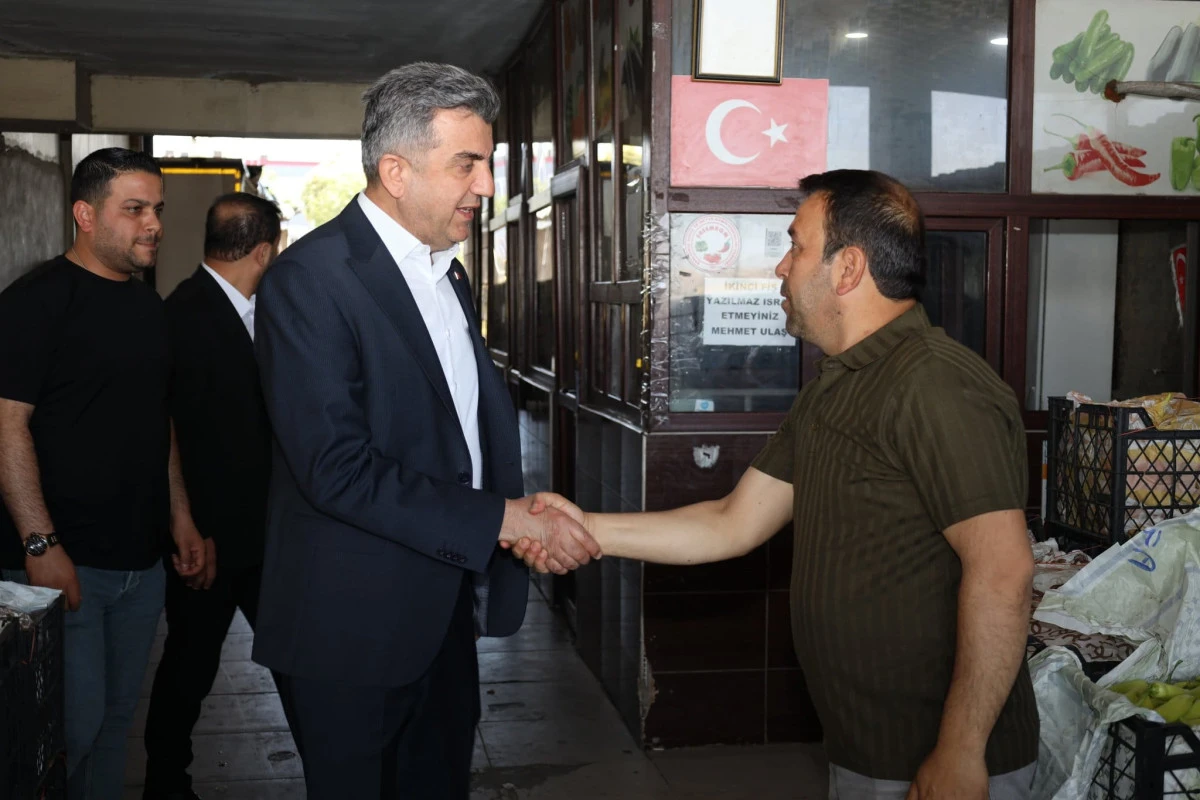 AK PARTİ İL BAŞKANI GÜNBEGİ HAL ESNAFLARINI ZİYARET ETTİ