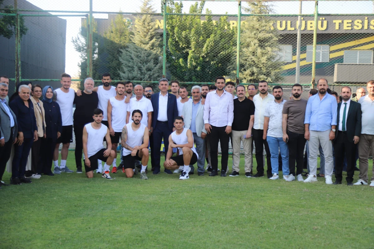 AK Parti Şanlıurfa İl Başkanı Günbegi’den Şanlıurfaspor’a Ziyaret