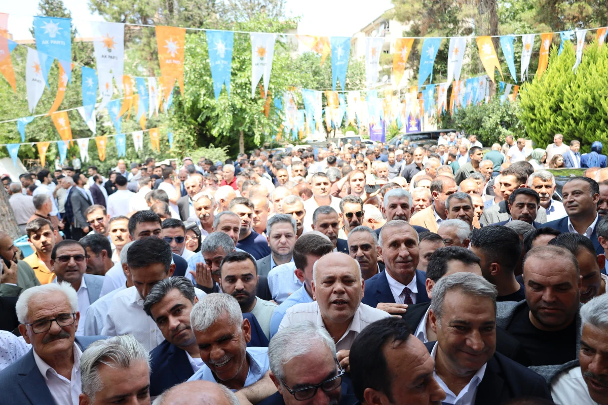 AK Parti Şanlıurfa İl Başkanlığı Bayramlaşma Programını Yoğun Katılımla Düzenledi.