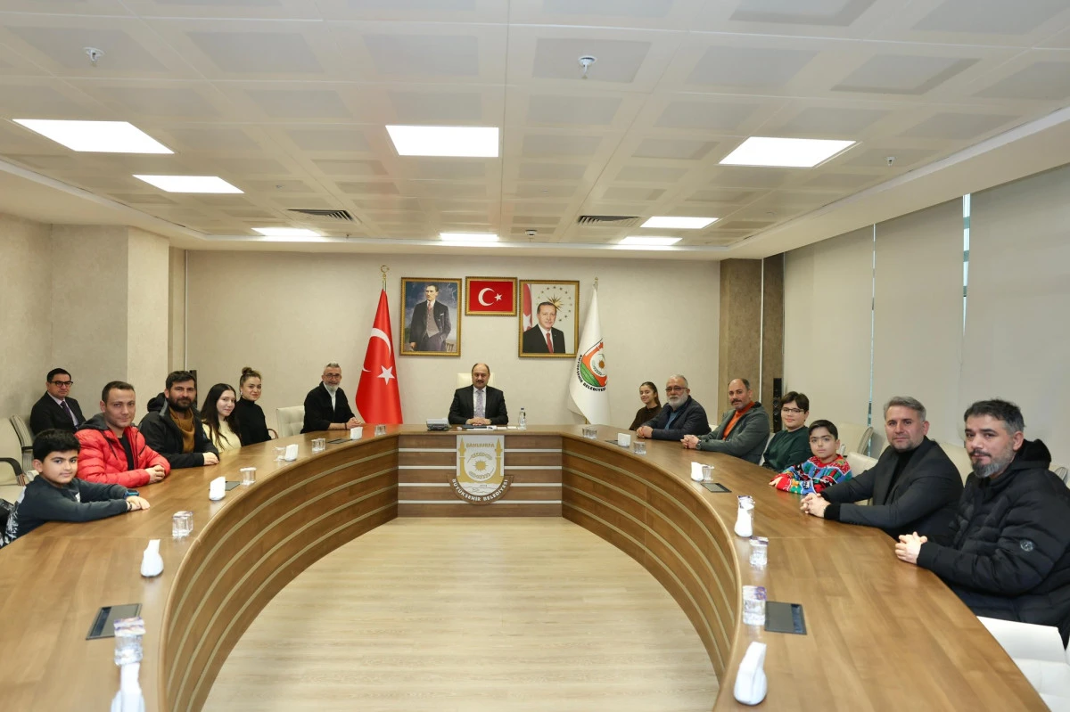 Ocakoğlu Akademi ve Şehir Tiyatrosu Oyuncularından Başkan G&uuml;lpınar&rsquo;a Ziyaret