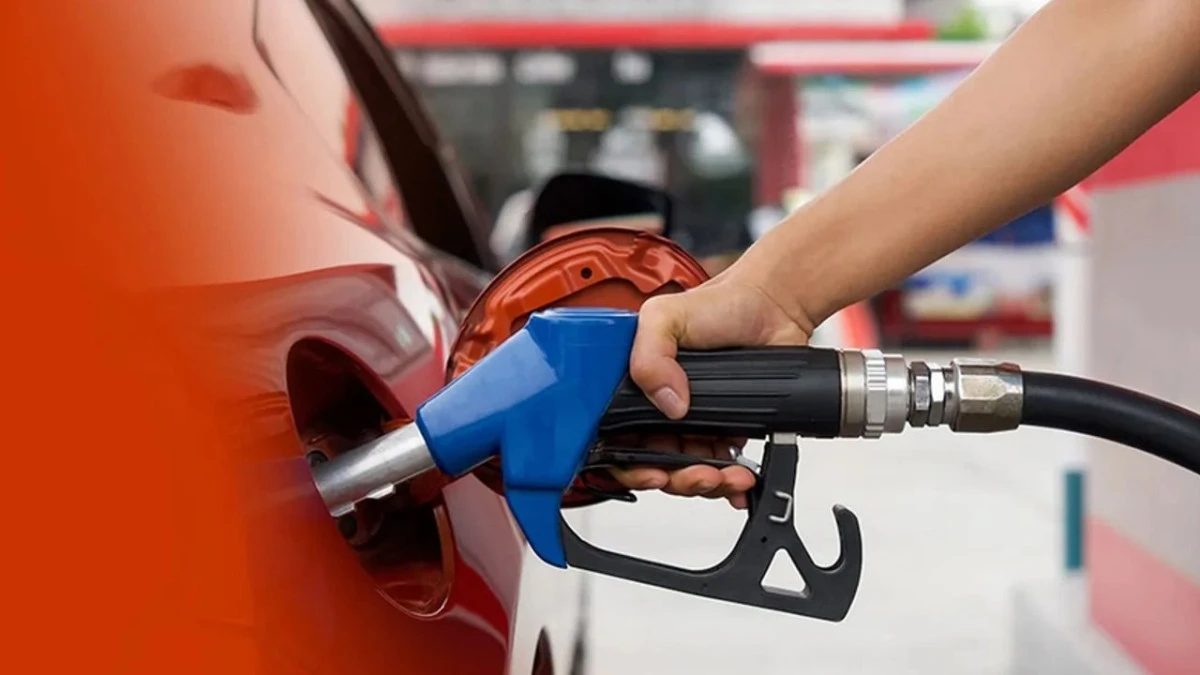 Akaryakıta b&uuml;y&uuml;k zam..