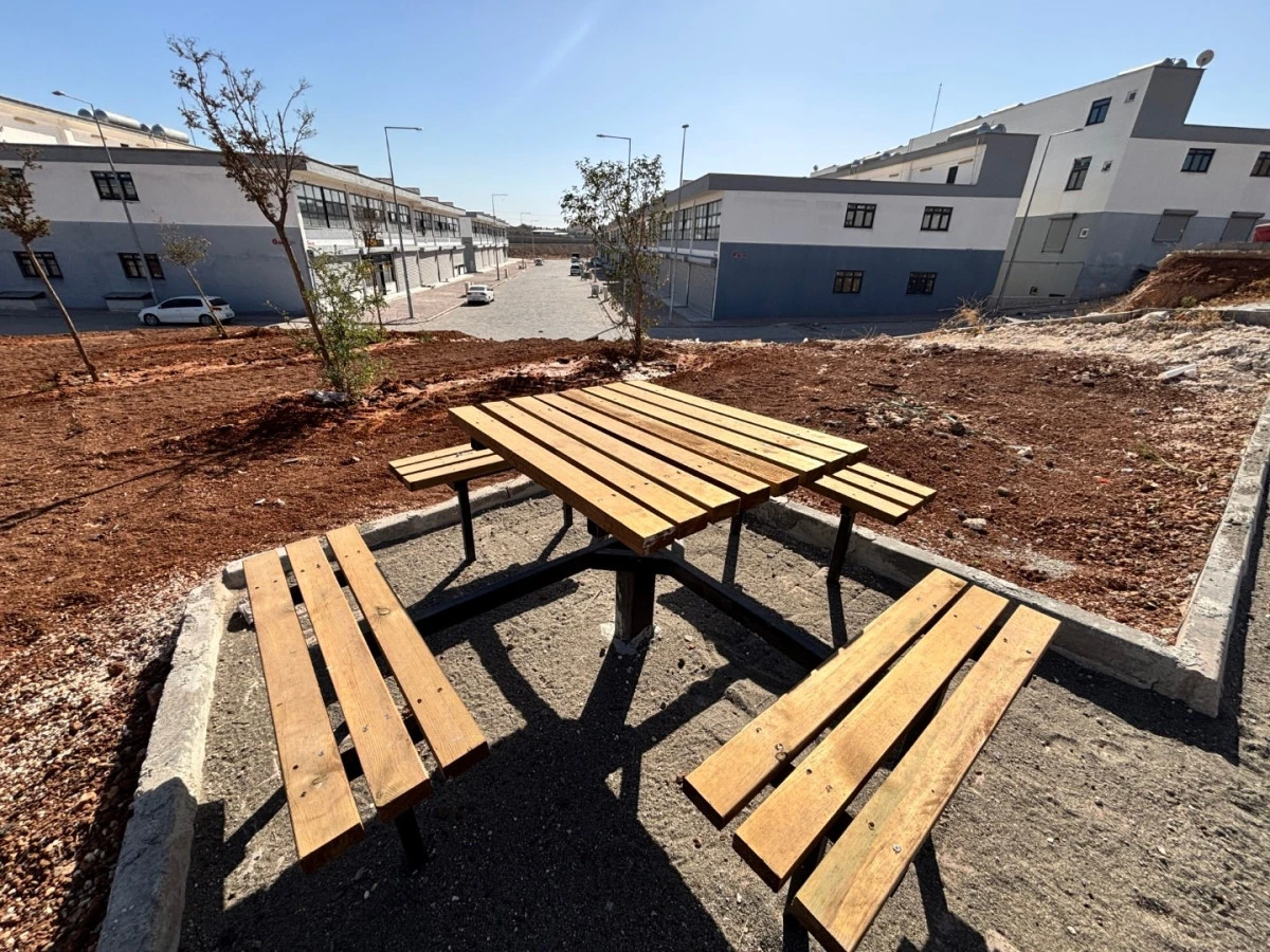 Ayakkabıcılar Sitesi Parkı Tamamlanıyor