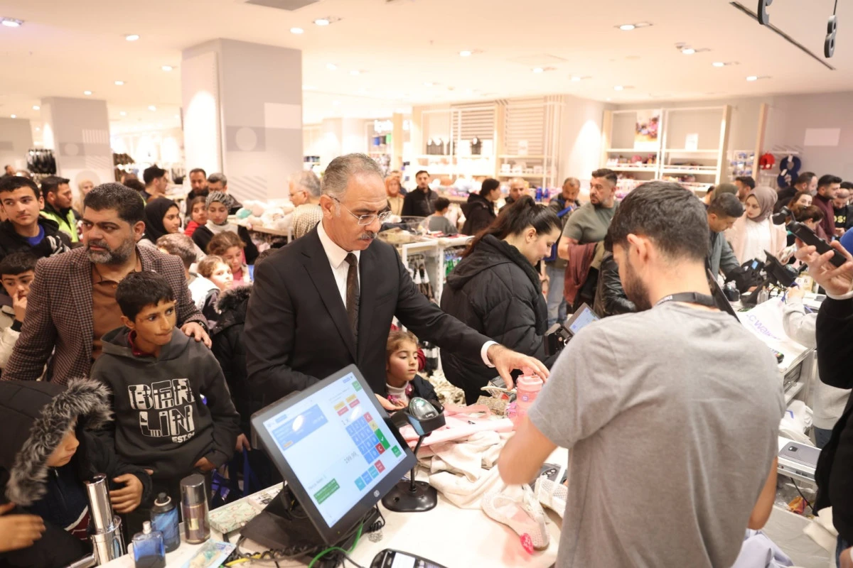 Babaları Gibi Nazlarını &Ccedil;ekiyor