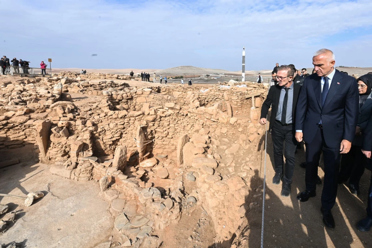 BAKAN ERSOY TAŞ TEPELER'İN 5. YILINDA YENİ KEŞİFLERİ AÇIKLADI