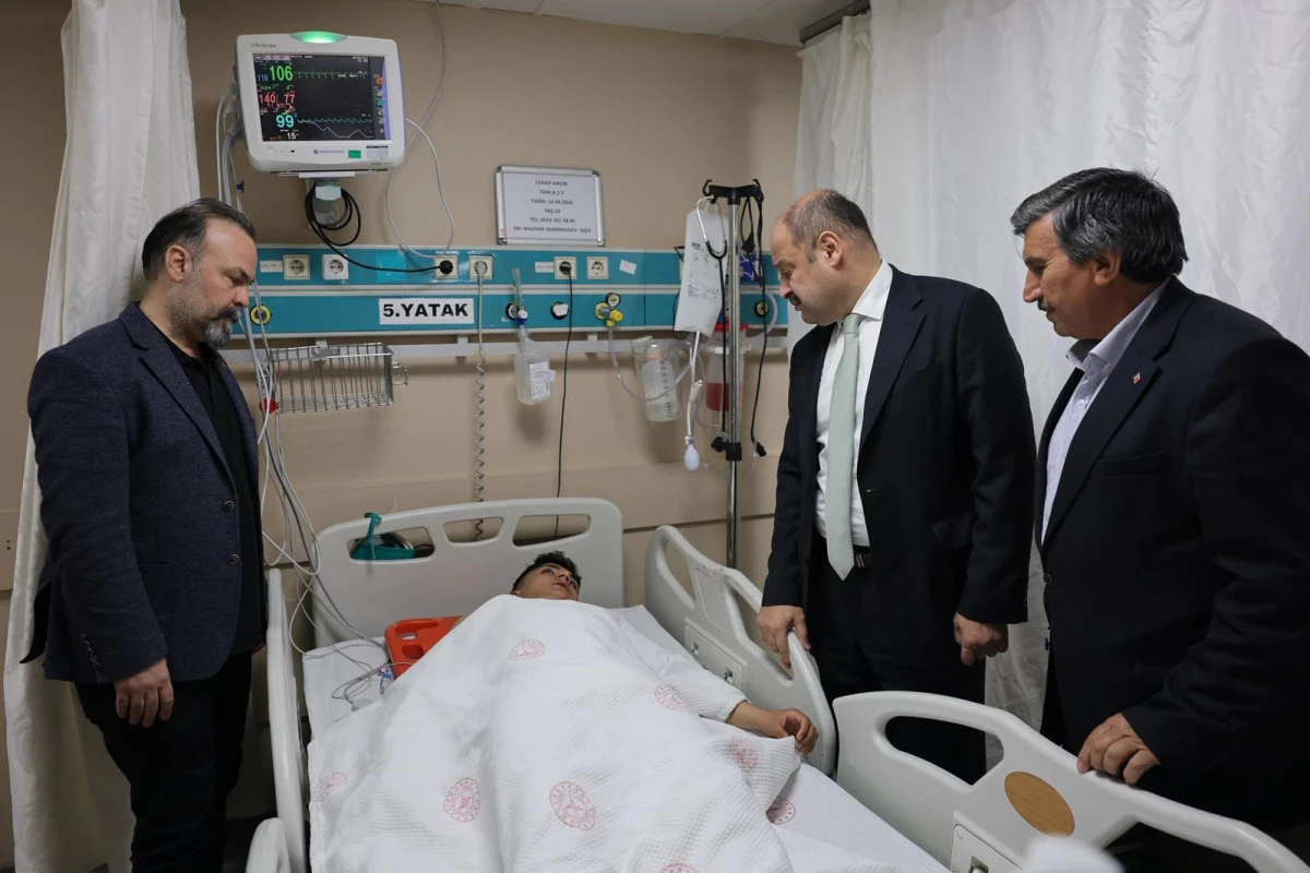 BAŞKAN G&Uuml;LPINAR&rsquo;DAN YARALI &Ouml;ĞRENCİLERE ZİYARET