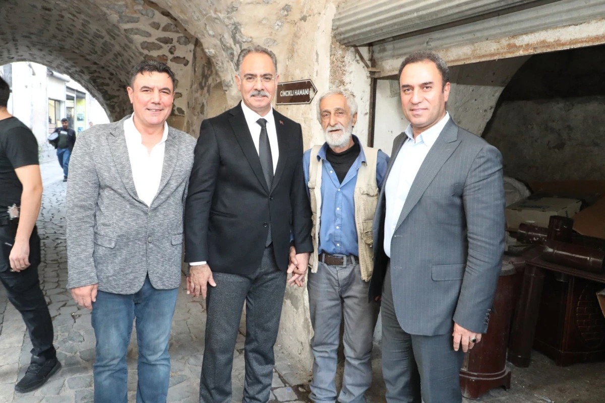 Başkan Kuş, Tarihi Mahallelerde Halkla Buluştu