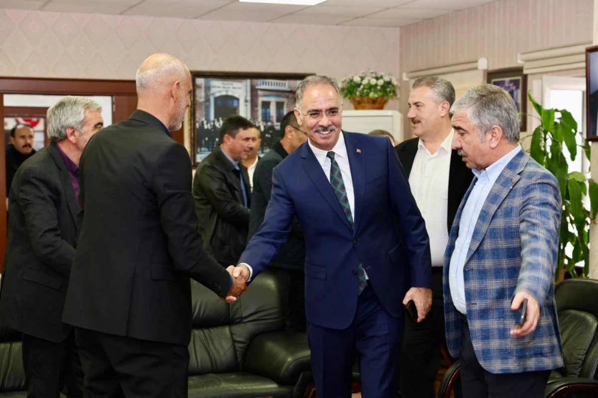 Başkan Mehmet Kuş, Esnaf Odalarını Ziyaret Etti