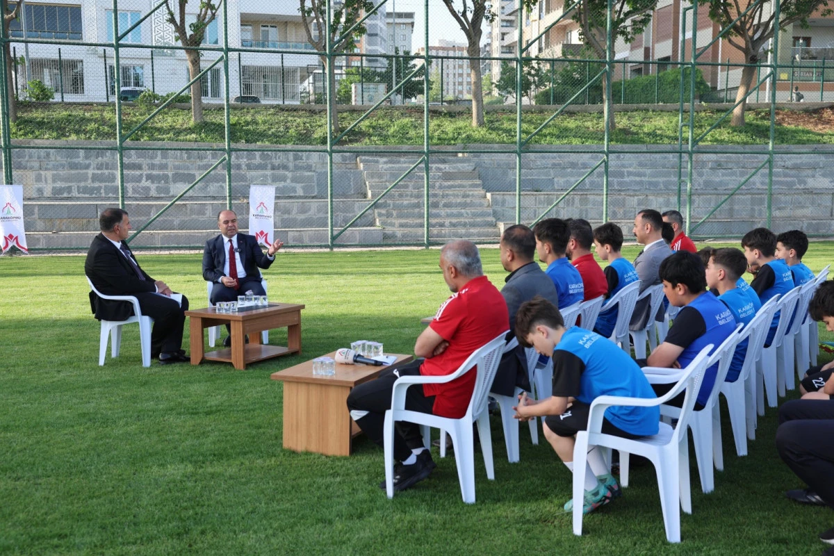 BAŞKAN NİHAT &Ccedil;İFT&Ccedil;İ, SPORCULARIN SORULARINI YANITLADI