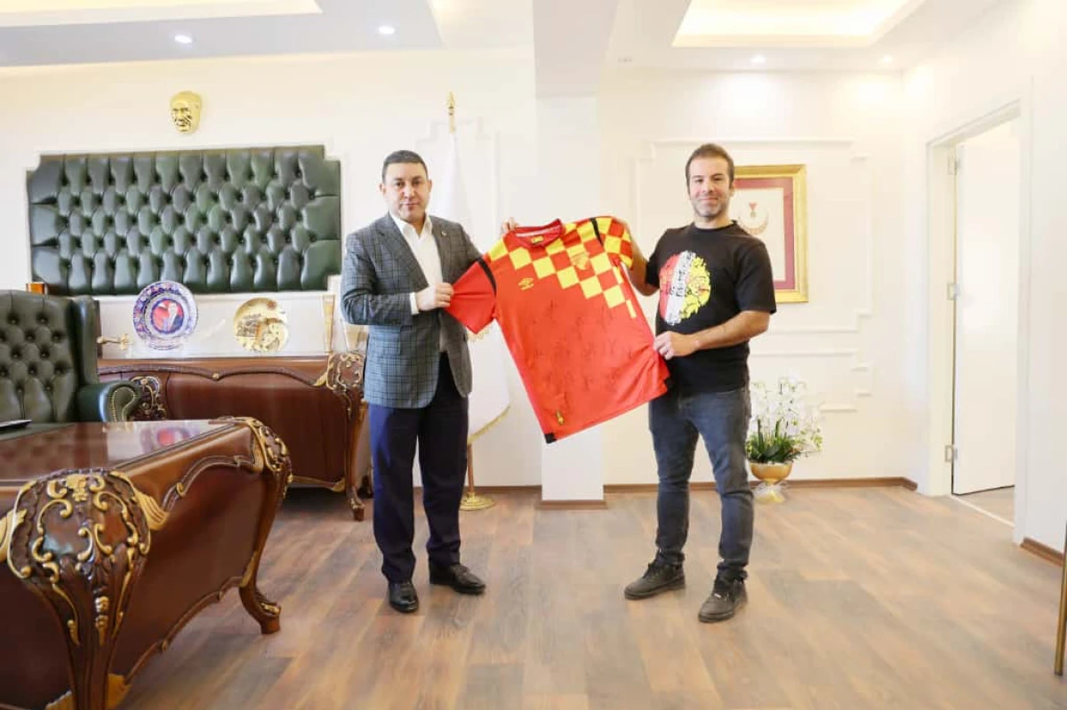 BAŞKAN ÖZYAVUZ MÜJDEYİ VERDİ: HARRAN'DA GÖZTEPE FUTBOL OKULU AÇILIYOR 