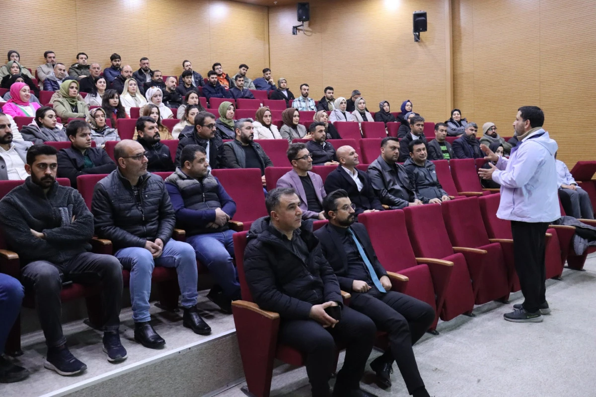 BİLİM VE GEN&Ccedil;LİK MERKEZİ EĞİTMENLERİNE TEKNOFEST SEMİNERİ