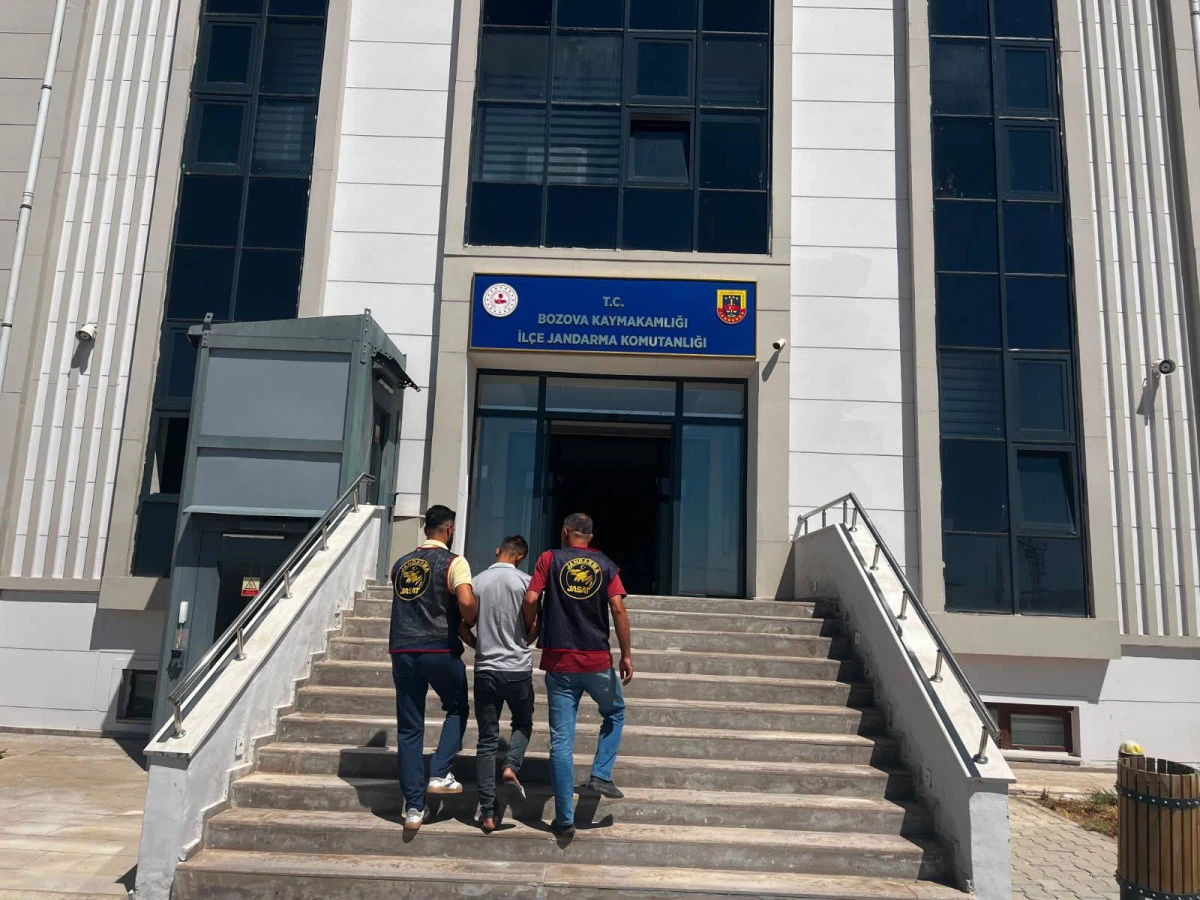 Bozova'da 6 Yıl Hapis Cezası Bulunan Hırsızlık H&uuml;k&uuml;ml&uuml;s&uuml; Yakalandı