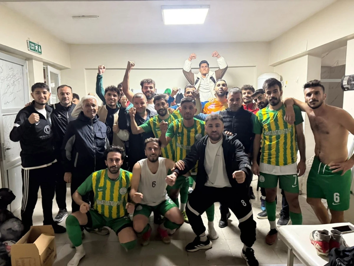 BOZOVASPOR LİDERLİĞİ SEVDİ