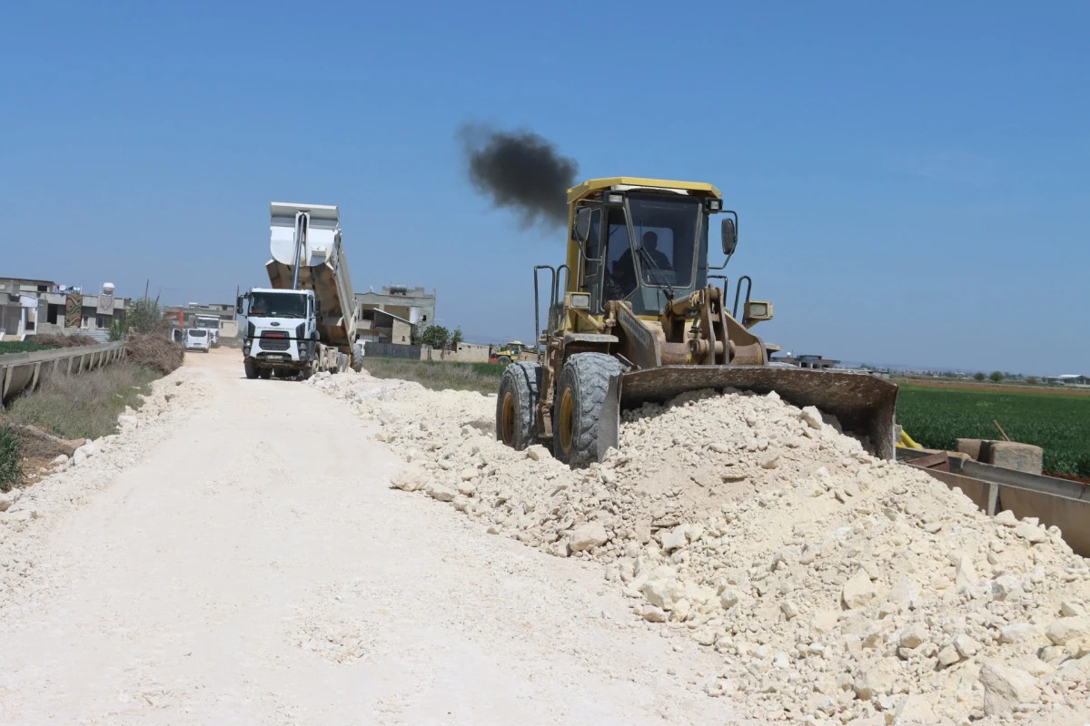 BÜYÜKŞEHİR, KARAYOLLARI STANDARTLARINDA YOL YAPIYOR