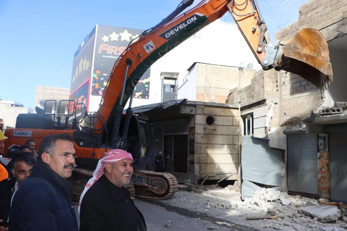 B&Uuml;Y&Uuml;KŞEHİR&rsquo;DEN 40 YILLIK TRAFİK SORUNUNA NEŞTER