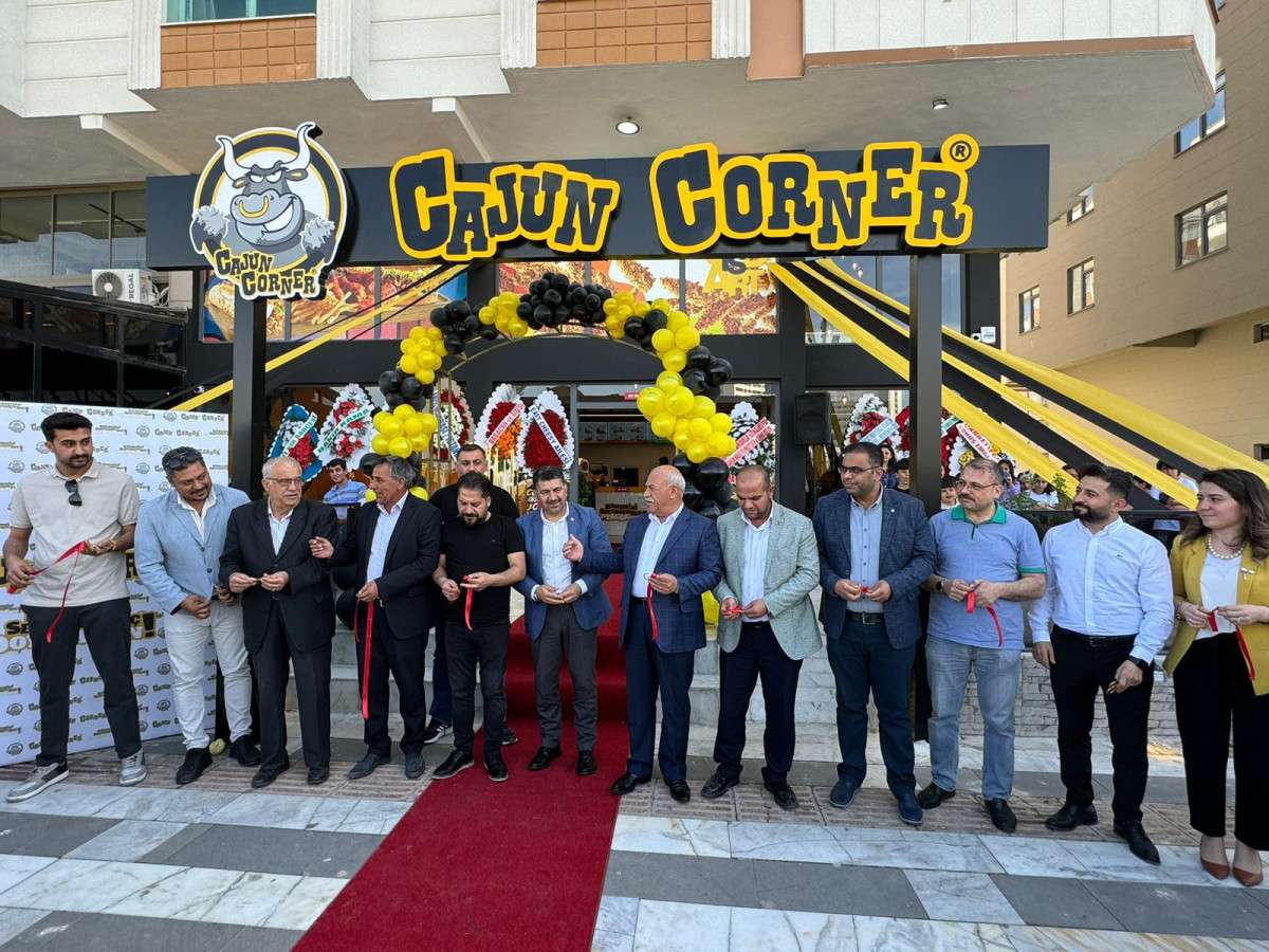  Cajun Corner 150 yakın şubesi ile hizmet veriyor