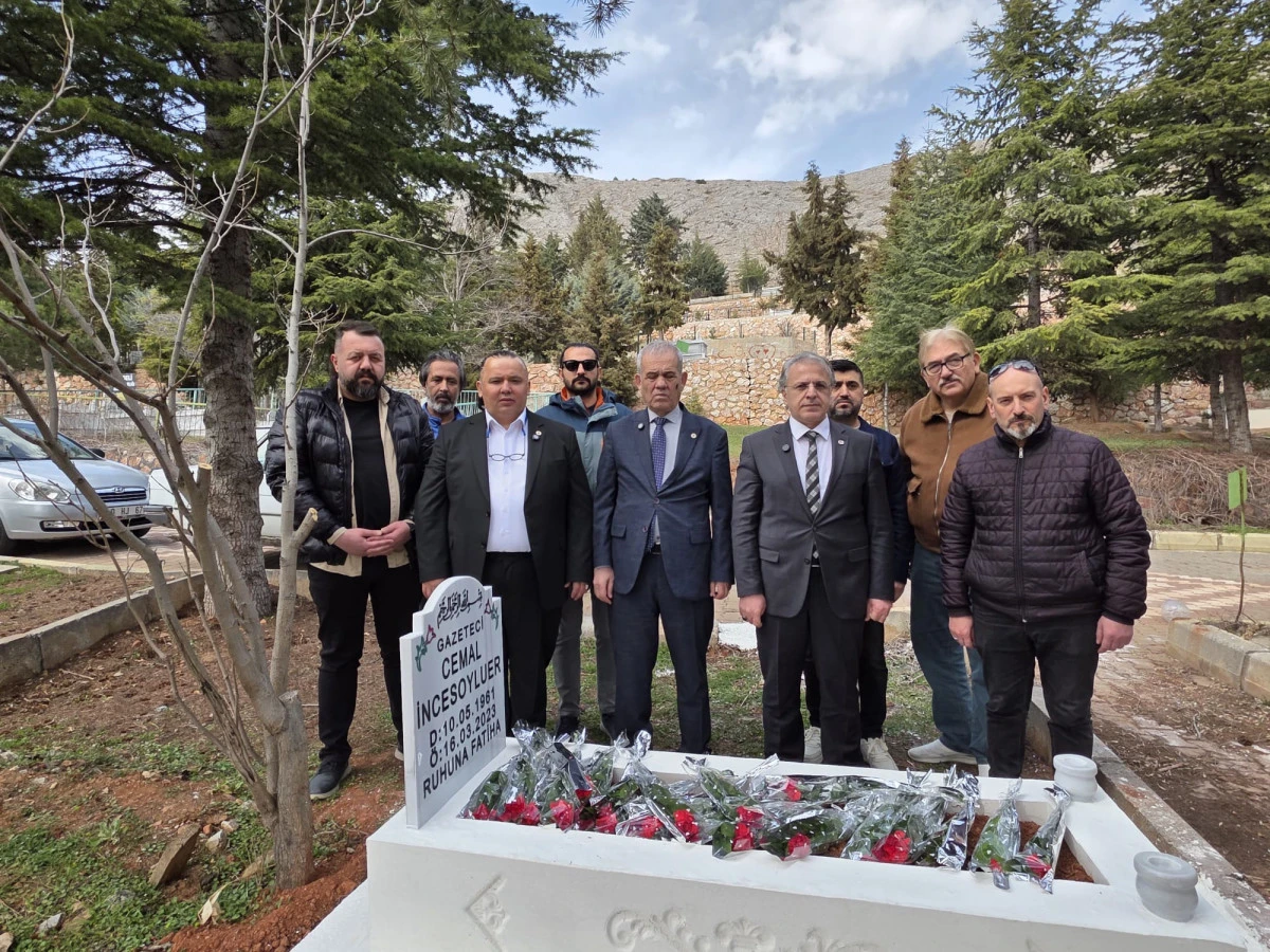 CEMAL İNCESOYLUER MEZARI BAŞINDA ANILDI