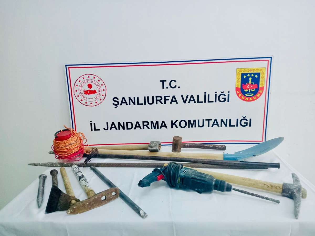 Ceylanpınar’da Tarihi Eser Kaçakçılarına Suçüstü: İzinsiz Kazı Yapan 3 Şüpheli Yakalandı