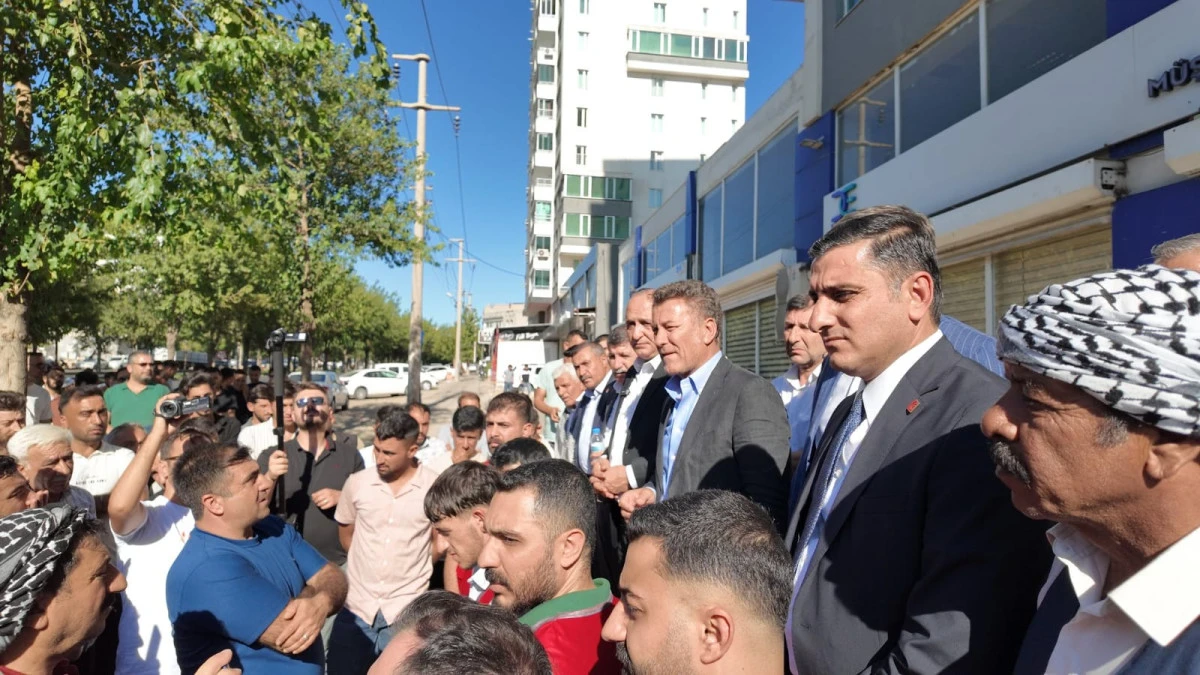 CHP MİLLETVEKİLİ HEYETİ SİVEREK'TE ÇİFTÇİLERLE BULUŞTU, DEDAŞA YÜRÜDÜ! 