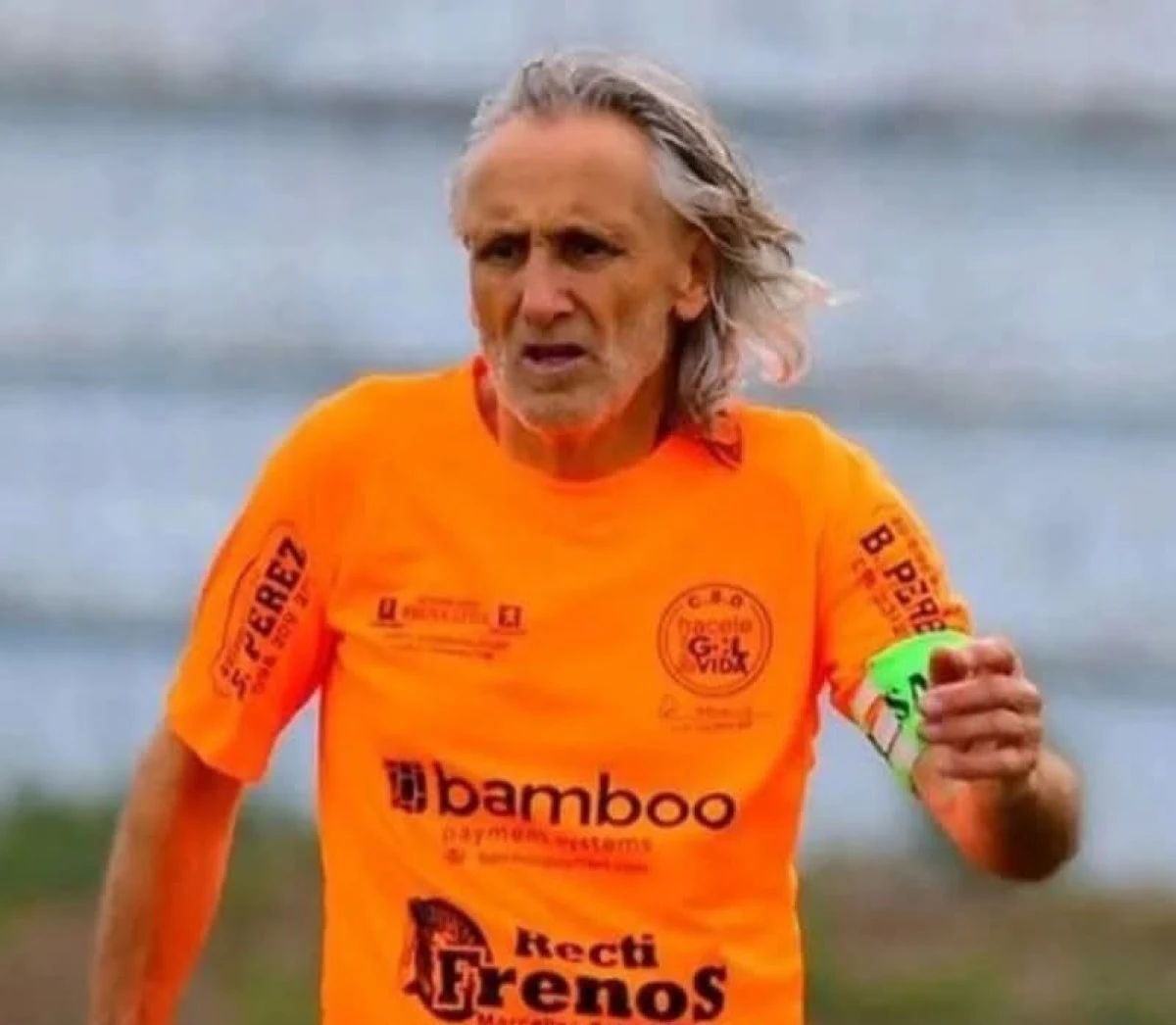 DÜNYANIN AKTİF EN YAŞLI FUTBOLCUSU