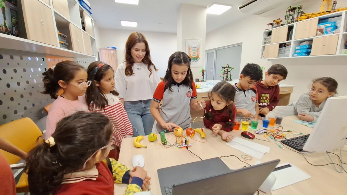 ESENTEPE GENÇLİK MERKEZİ'NDE ÇOCUKLAR TEKNOLOJİYLE BULUŞUYOR