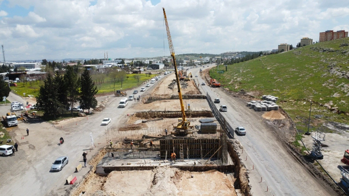 EVREN SANAYİ SİTESİ&rsquo;NDE KATLI K&Ouml;PR&Uuml;L&Uuml; KAVŞAK PROJESİ HIZLA İLERLİYOR