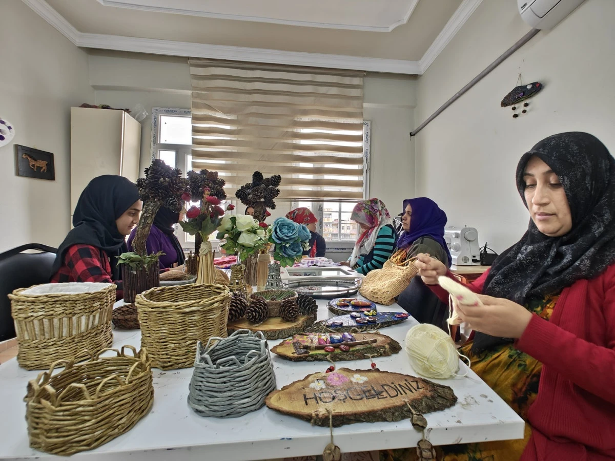 EYYÜBİYE BELEDİYESİ, DOLU DOLU GEÇECEK KURS PROGRAMLARINI AÇIKLADI