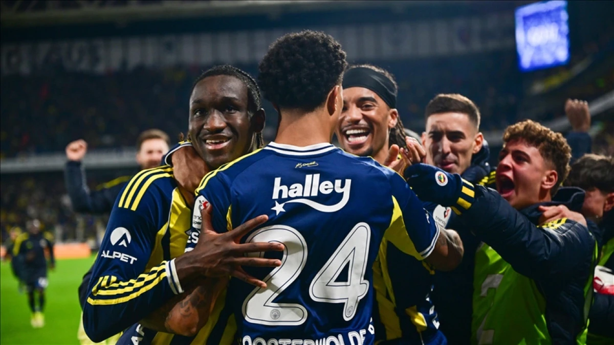 Fenerbah&ccedil;e &uuml;&ccedil; puanı uzatmalarda kazandı