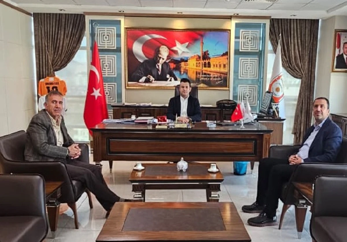 Gazetecilerden Büyükşehir Belediyesi Genel Sekreteri Beşikçi’ye Ziyaret