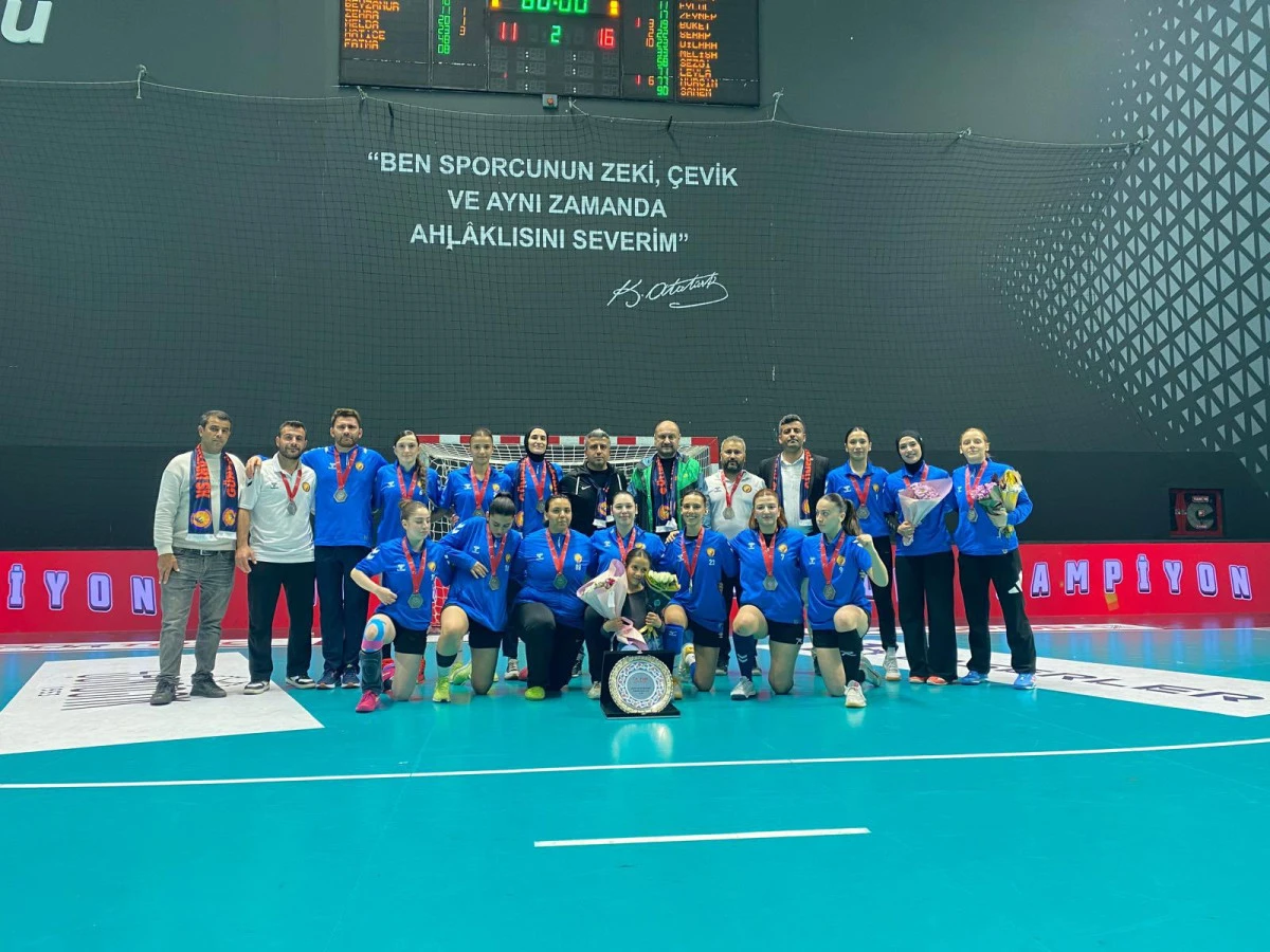 G&Uuml;NEŞİN &Ccedil;OCUKLARI 1. LİG&rsquo;E Y&Uuml;KSELDİ