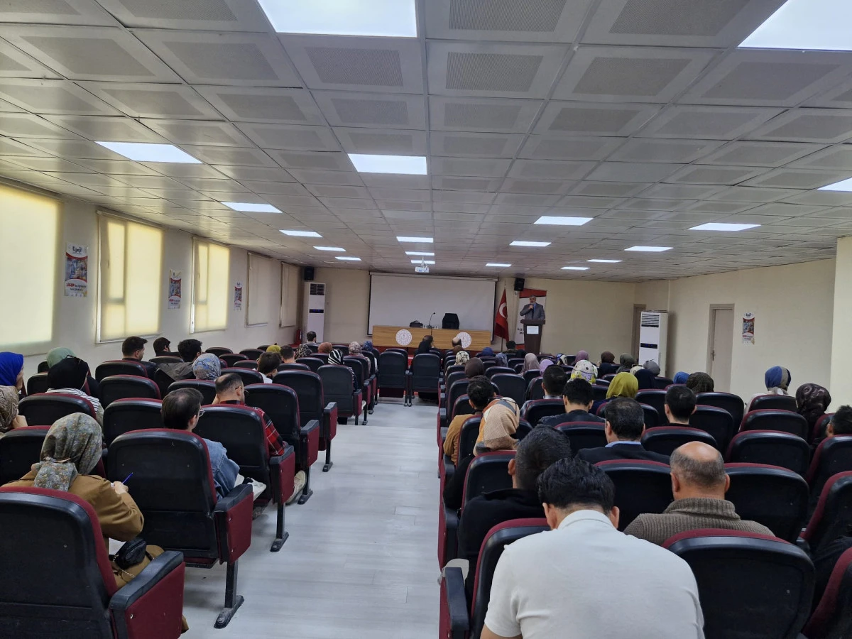 Halfeti ve Suruç’ta Aile Seminerleri Büyük İlgi Gördü