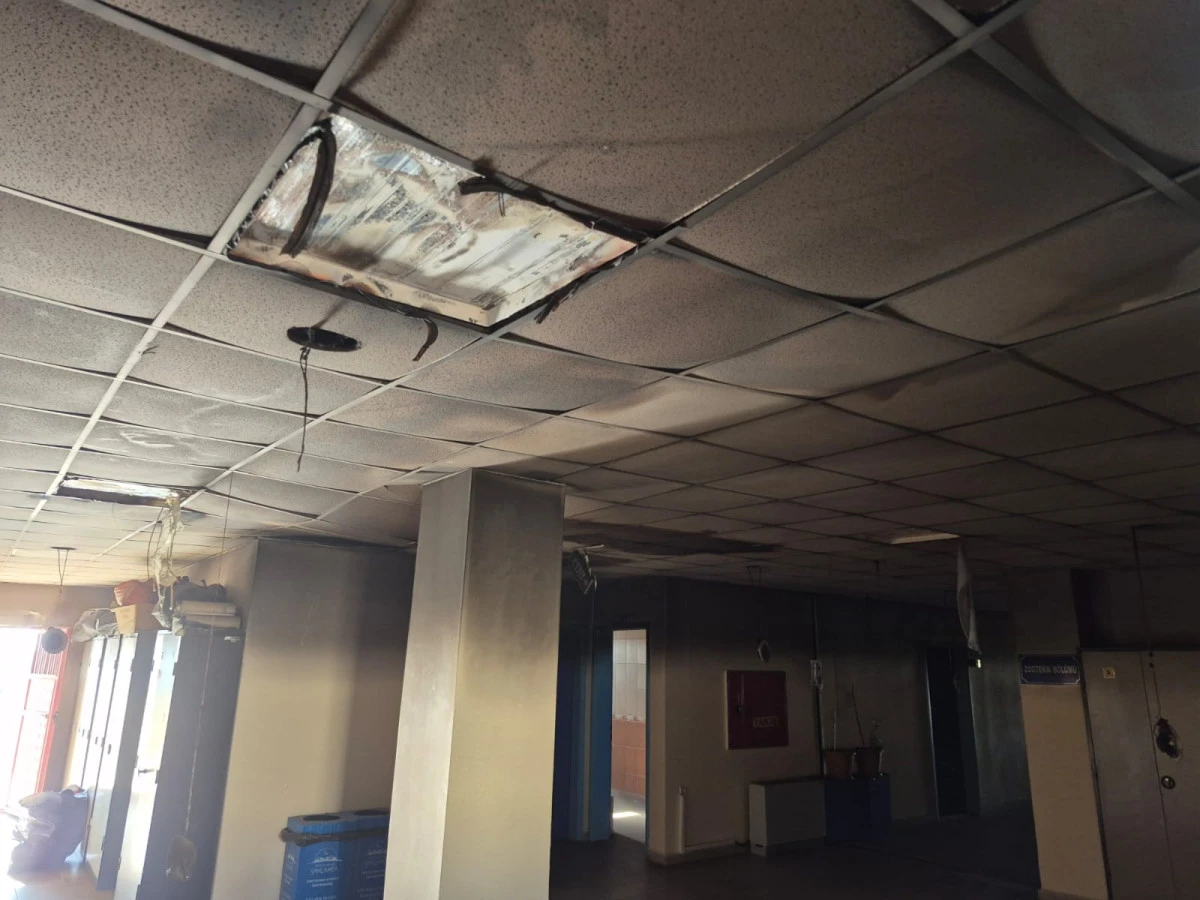 Harran &Uuml;niversitesi&rsquo;nde Yangının İzleri 6 Aydır Silinmedi