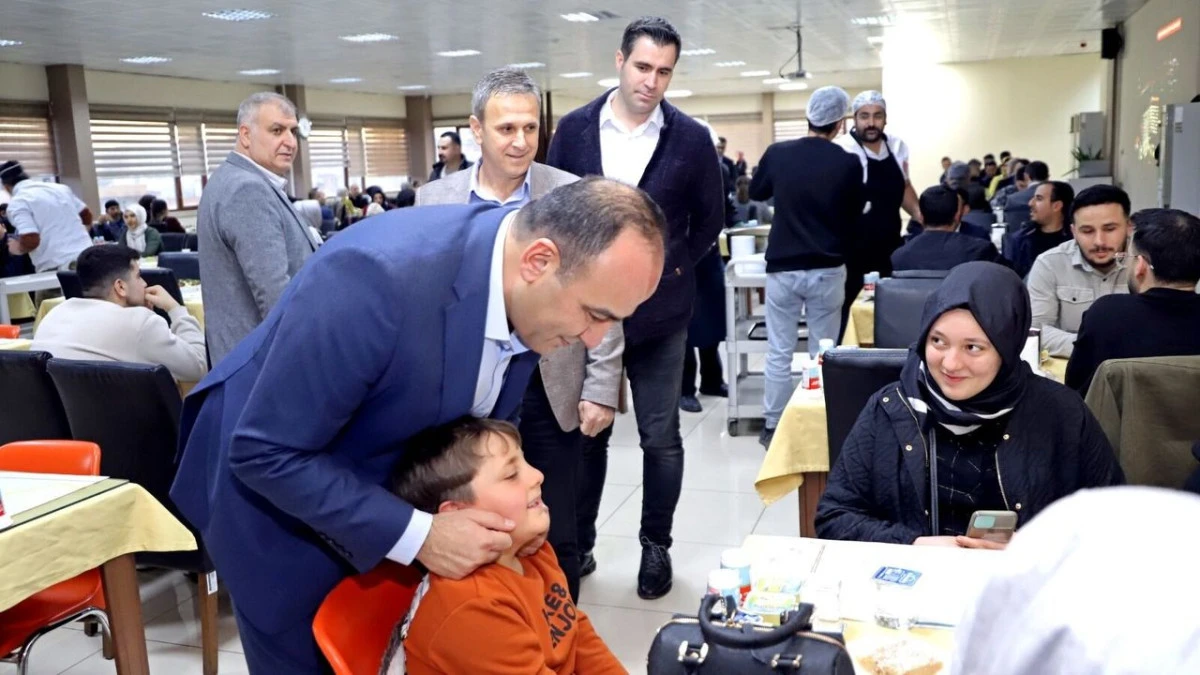 İl Sağlık M&uuml;d&uuml;r&uuml; Berk, Sağlık &Ccedil;alışanlarıyla İftar Programında Buluştu