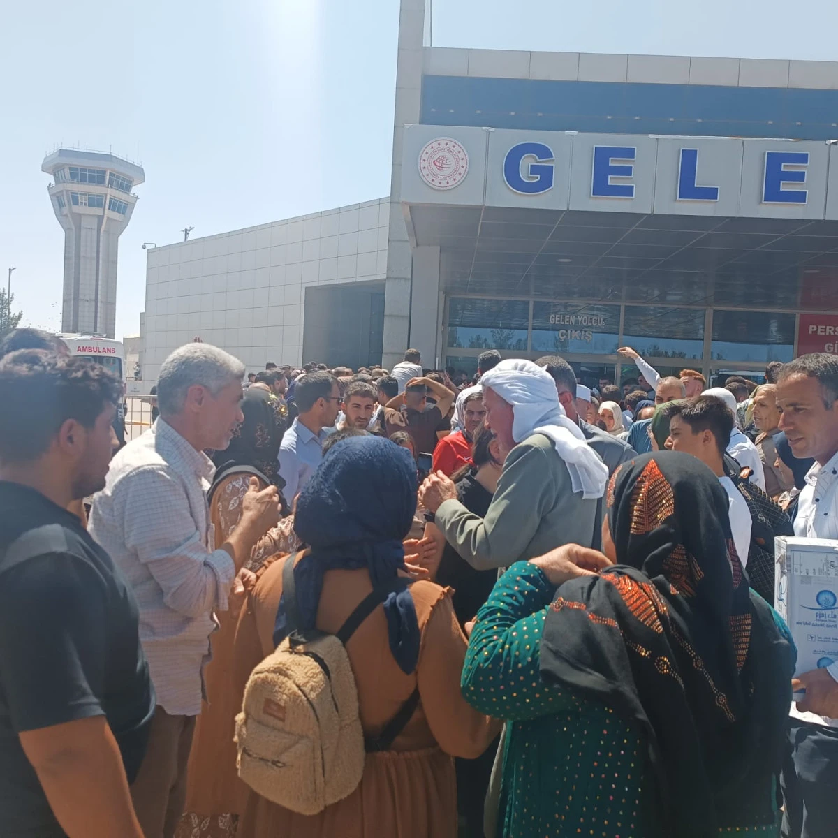 İLK HAC KAFİLESİ YURDA DÖNDÜ