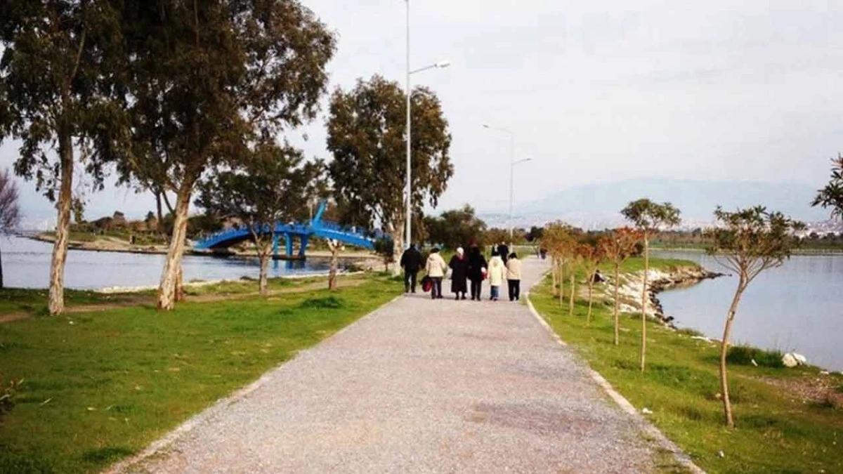 İnciraltı&rsquo;ndaki mescid eksikliği, bir zihniyetin yansıması mı?