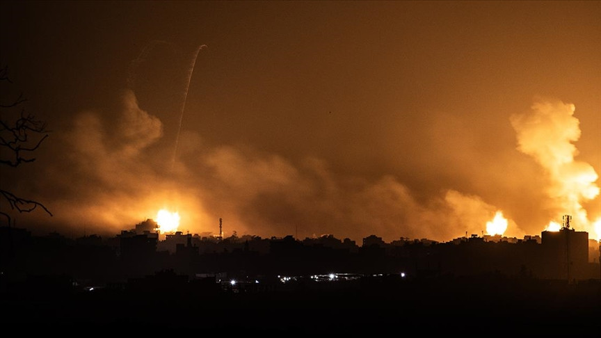 İsrail, Gazze Şeridi'ndeki tüm hastanelerin çevresini yoğun bombardımana tutuyor