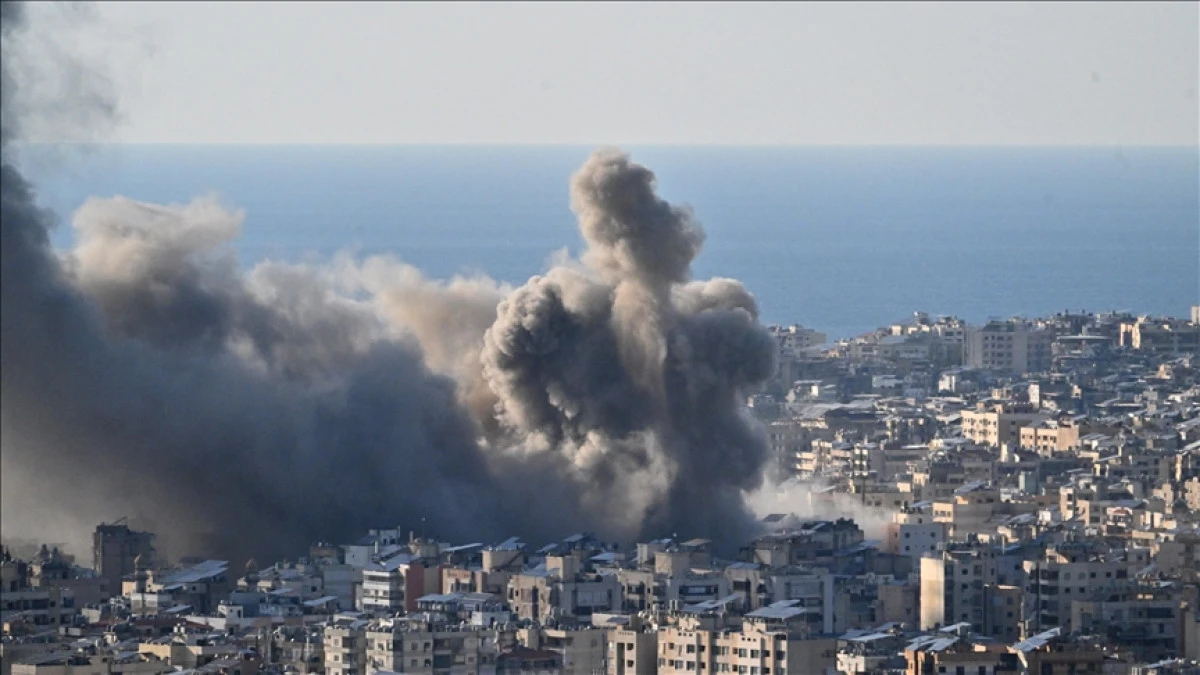 İsrail, L&uuml;bnan'a havadan ve denizden saldırılar d&uuml;zenledi