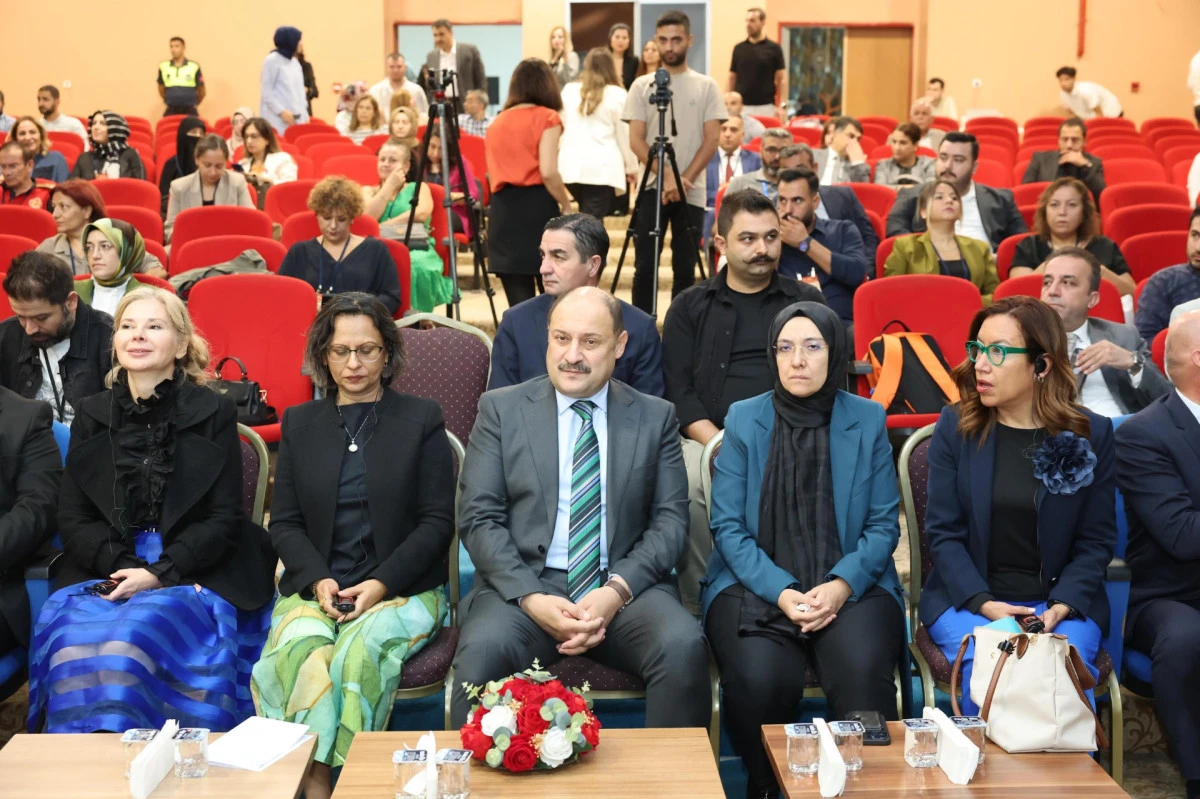 KADIN VE AİLE SAĞLIĞI ÇALIŞTAYI DÜZENLENDİ