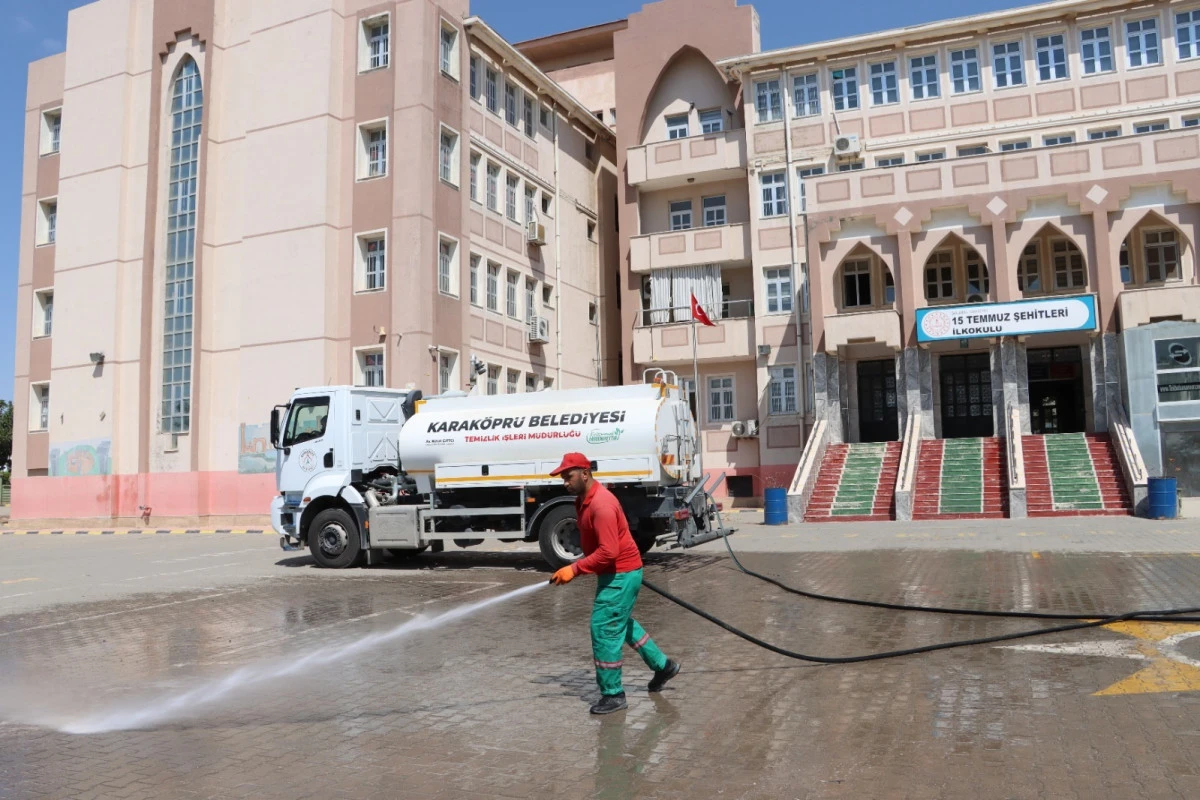 KARAK&Ouml;PR&Uuml;&rsquo;DE 70 OKUL YENİ EĞİTİM YILINA TEMİZLENEREK HAZIRLANIYOR