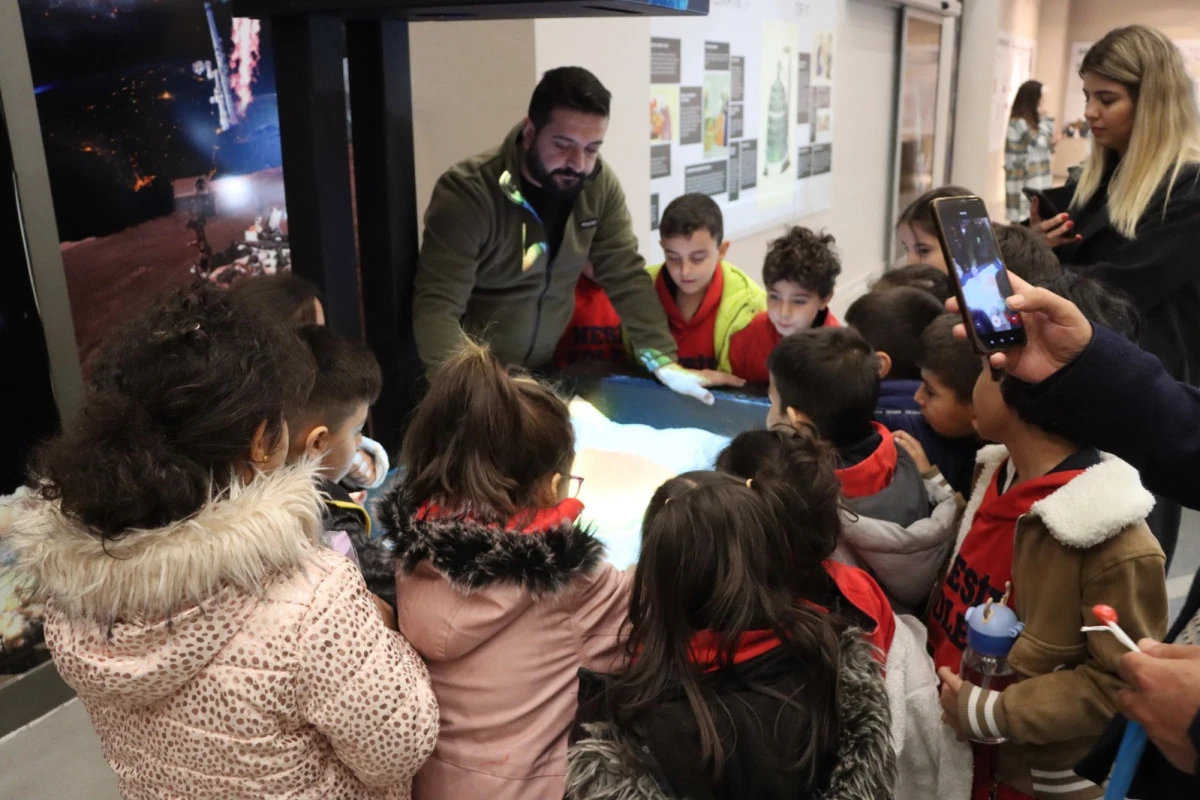 KARAKÖPRÜ’DE ÖĞRENCİLER UZAYI VE TEKNOLOJİYİ KEŞFEDİYOR