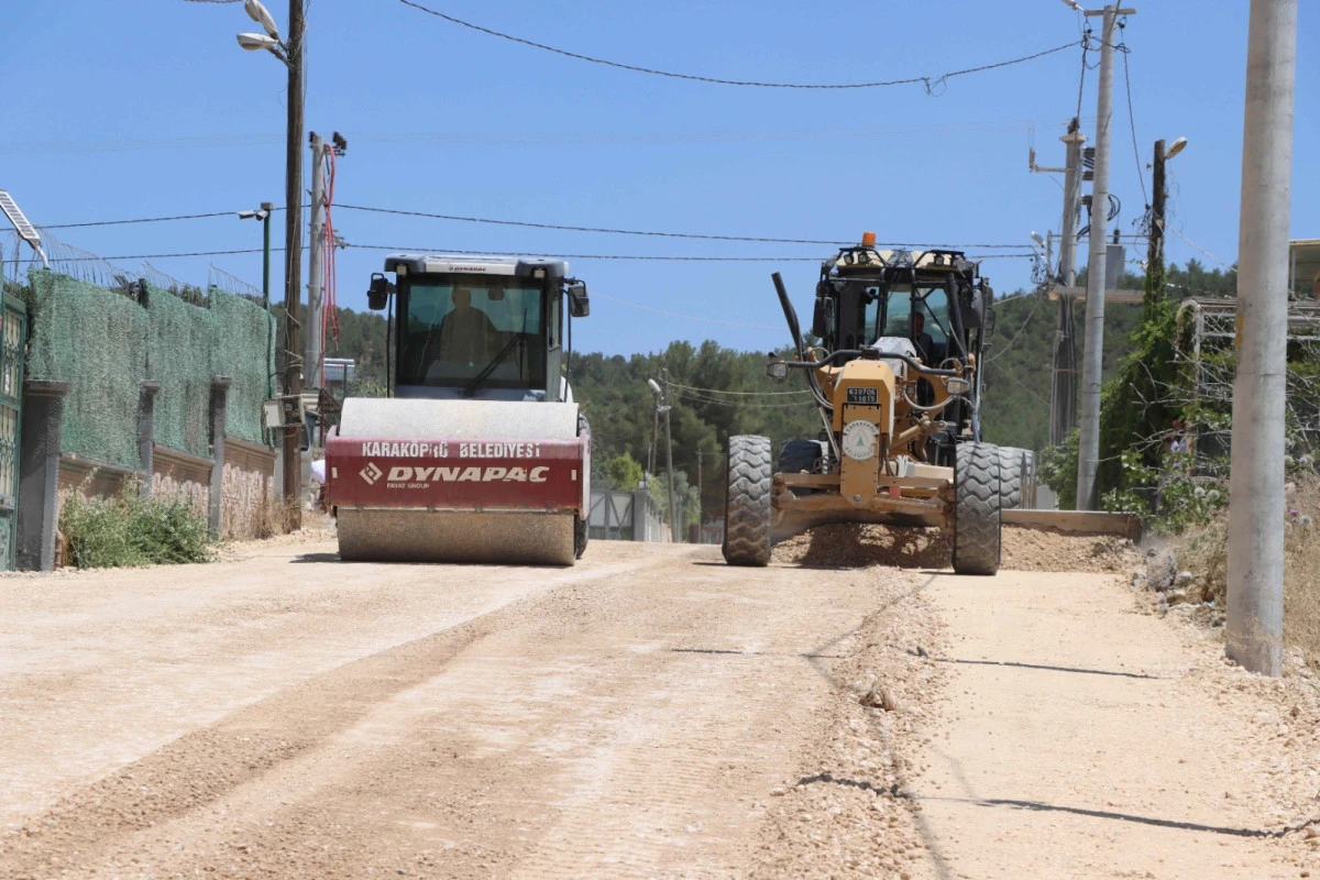 KARAKÖPRÜ'DE YENİ YOLLAR SATHİ KAPLAMAYLA HİZMETE AÇILIYOR