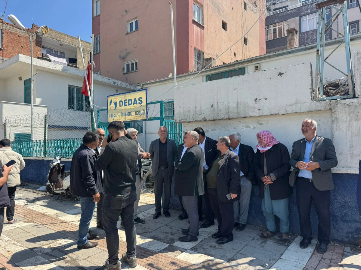 Muhtarlardan DEDAŞ&rsquo;a Tepki: &ldquo;5 G&uuml;nd&uuml;r Elektrik Yok!&rdquo;