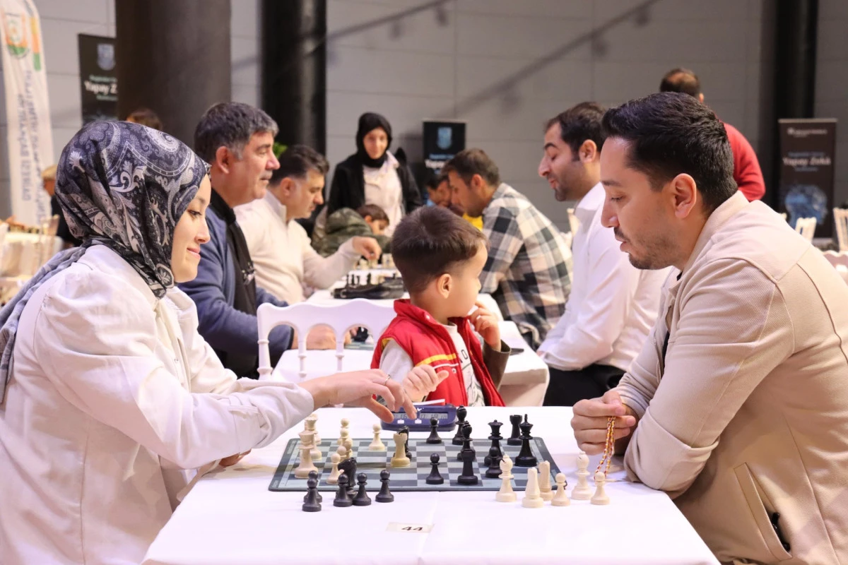 ÖĞRETMENLER İÇİN SATRANÇ TURNUVASI DÜZENLENDİ