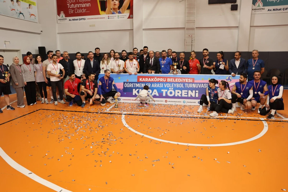ÖĞRETMENLER VOLEYBOL TURNUVASI GÖRKEMLİ FİNALLE TAMAMLANDI