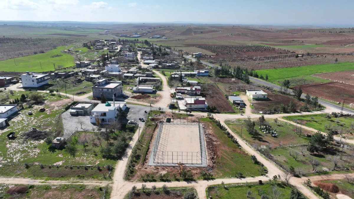 Olukyanı ve Payamlı Halı Sahaları Tamamlanıyor