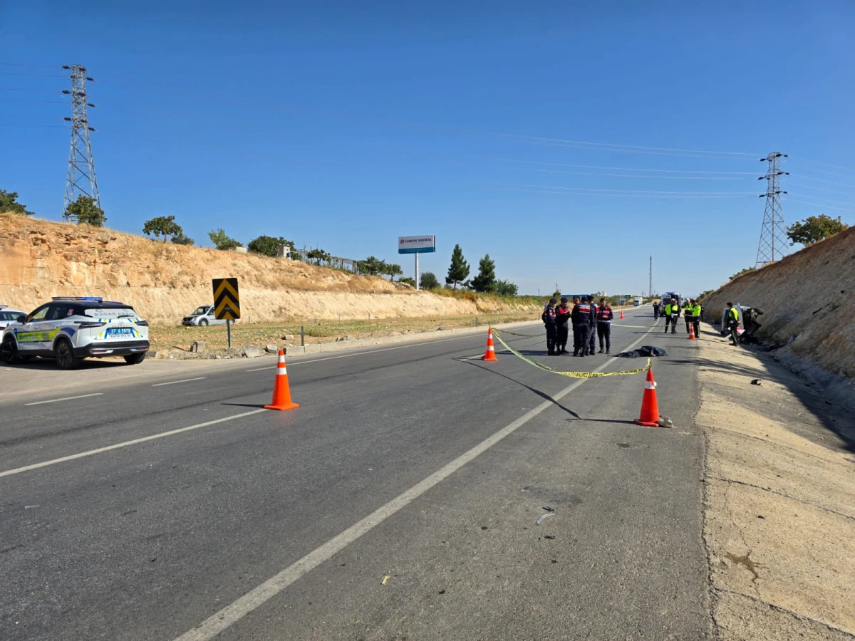 Otomobil ile motosikletin &ccedil;arpışması sonucu 1 kişi hayatını kaybetti, 1 kişi yaralandı.