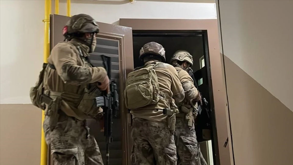 Ruhsatsız silah taşıyanlara yönelik 81 ildeki operasyonlarda 2 bin 82 kişiye işlem yapıldı