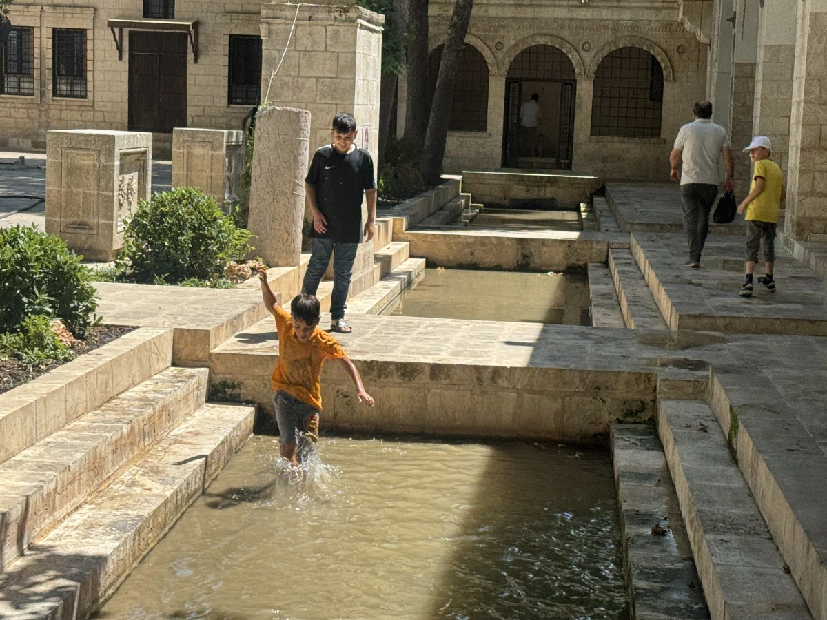  Şanlıurfa ve &ccedil;evre illerde sıcak hava etkili oluyor