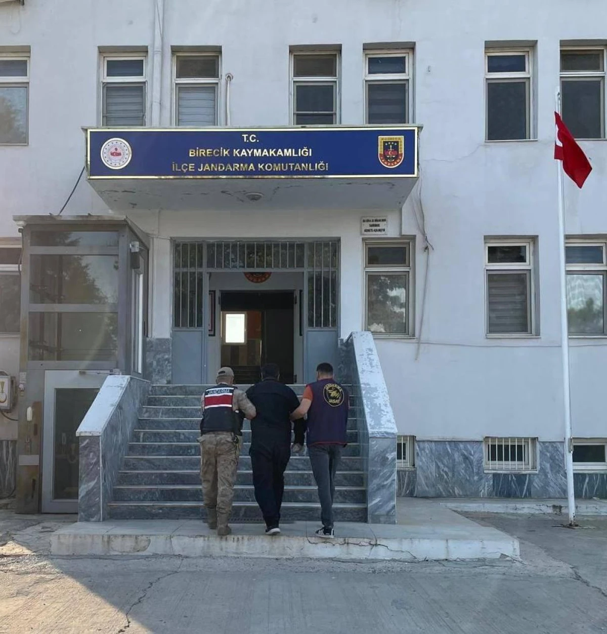 Şanlıurfa'da 12 Yıl Hapis Cezası Bulunan Yağma H&uuml;k&uuml;ml&uuml;s&uuml; Yakalandı